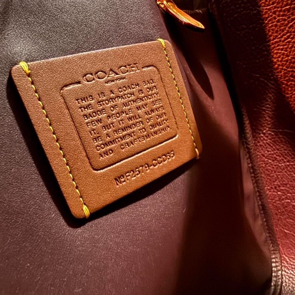 Hadley Large Shoulder Bag - Picture 7 of 17